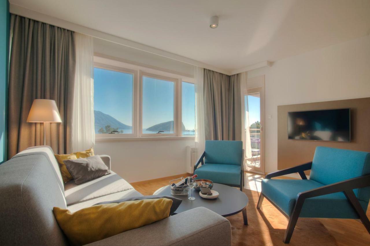 Fontana Hotel & Gastronomy Budva Bagian luar foto